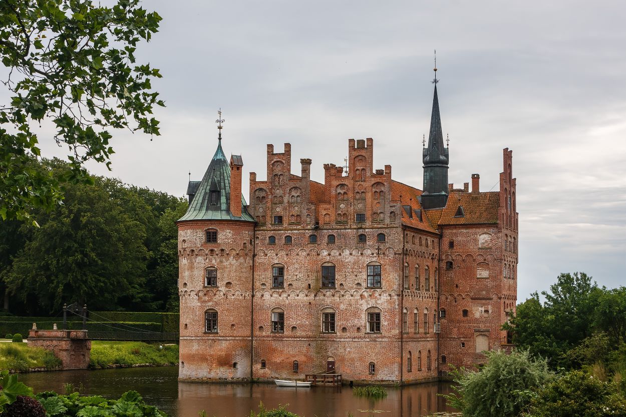 Fyn Egeskovslott fr vallgrav